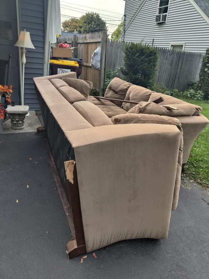 furniture removal dubai